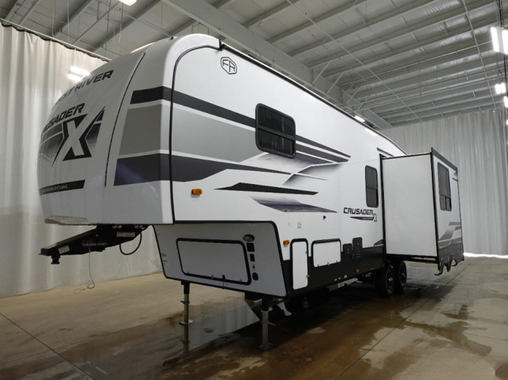 Crusader 270BHX Stockbetten 9,9 Meter