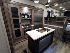 Cedar Creek 385 TH Toyhauler Heckgarage 12,5 Meter