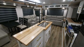 Primetime Crusader 305RLP 10,6 Meter