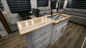 Primetime Crusader 305RLP 10,6 Meter