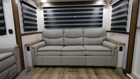 Primetime Crusader 305RLP 10,6 Meter