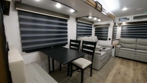 Primetime Crusader 305RLP 10,6 Meter