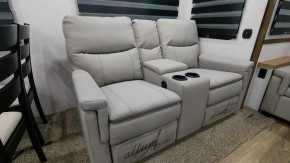 Primetime Crusader 305RLP 10,6 Meter