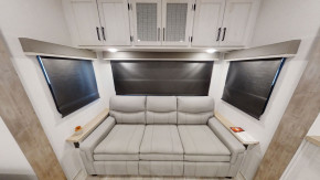 Primetime Crusader 382 MBH 13 Meter