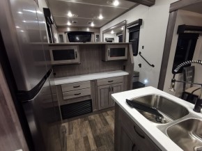 Cedar Creek 385 TH Toyhauler Heckgarage 12,5 Meter