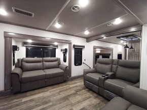 Cedar Creek 385 TH Toyhauler Heckgarage 12,5 Meter