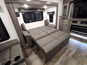 Cedar Creek 385 TH Toyhauler Heckgarage 12,5 Meter