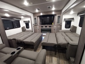 Cedar Creek 385 TH Toyhauler Heckgarage 12,5 Meter