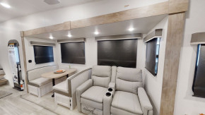 Primetime Crusader 382 MBH 13 Meter