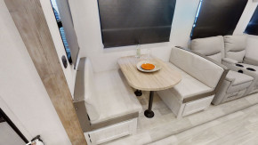 Primetime Crusader 382 MBH 13 Meter