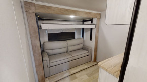 Primetime Crusader 382 MBH 13 Meter